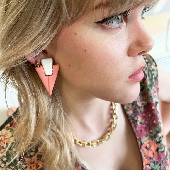 Vintage 80's Fashion Arrow Earrings - Picture 2 of 3